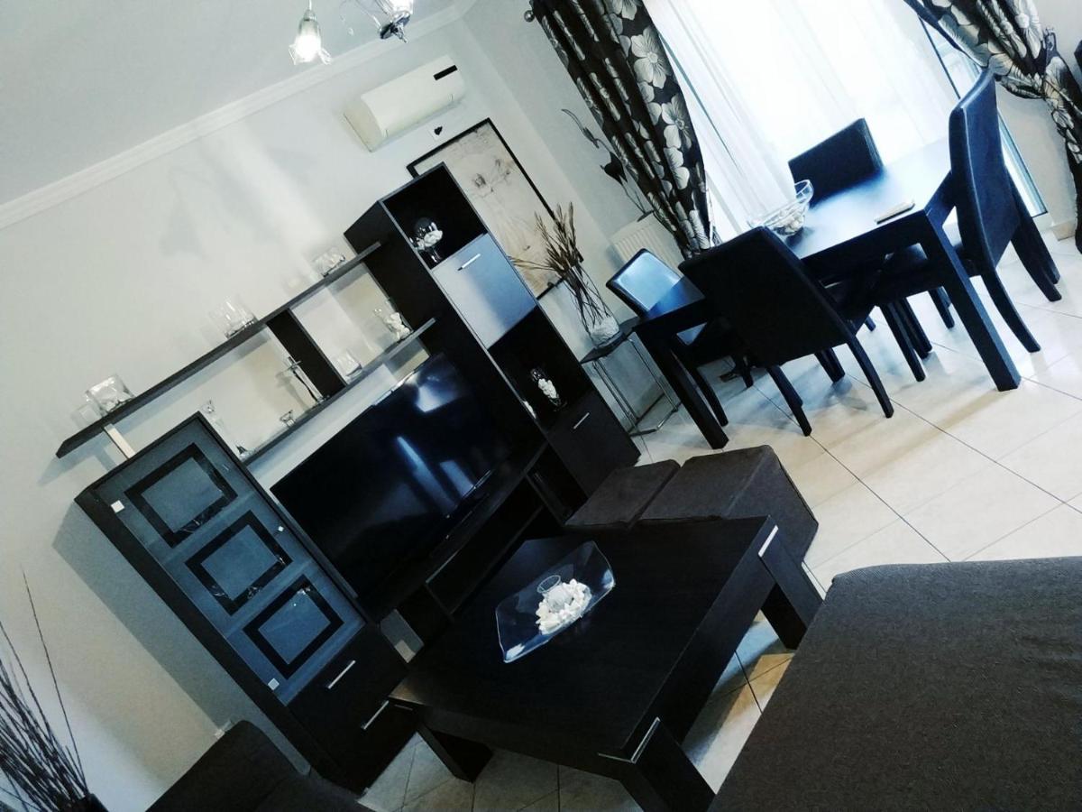 Jimmy's House 2 *
